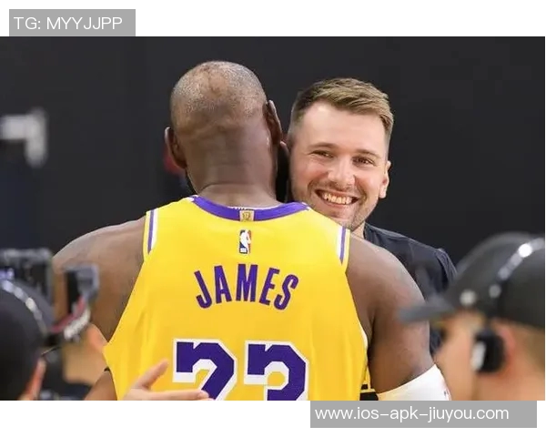 詹姆斯谈斯玛特大场面经验强调继续为卢卡树立榜样并学习