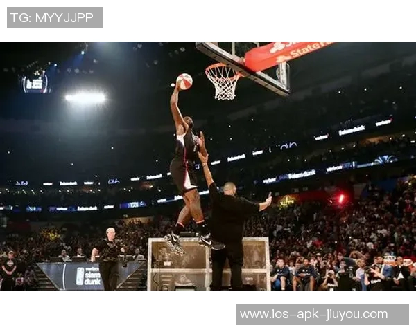 文班在比赛中惊艳扣篮创纪录高度达34米滑翔距离22米引发热议